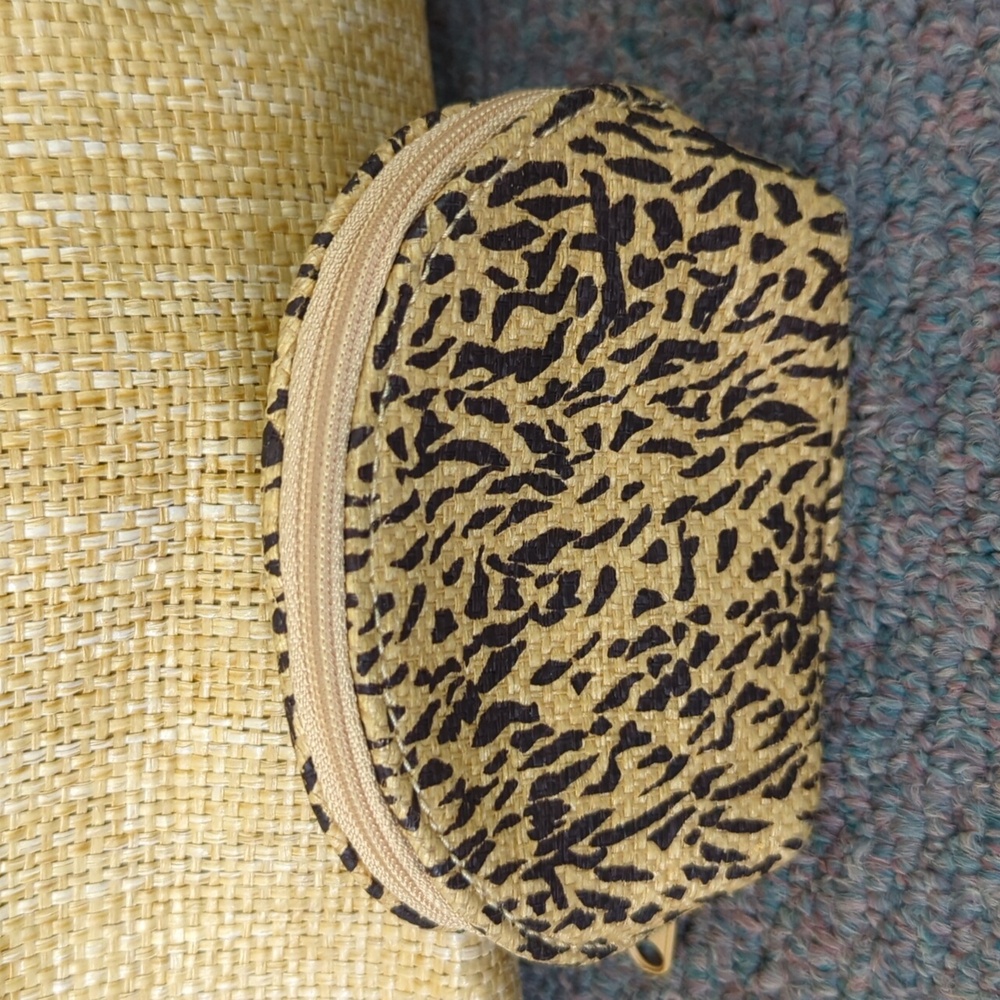 Purses - Picture 16 of 16